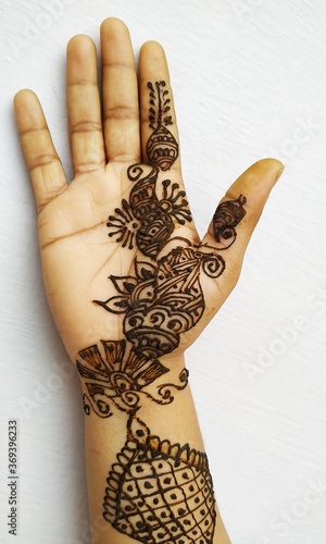 Wallpaper Mural Mehndi on hand of women Torontodigital.ca