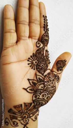 Wallpaper Mural Mehndi on hand of women Torontodigital.ca