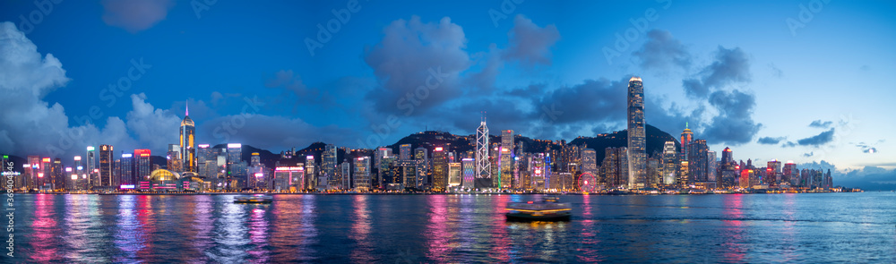 Obraz premium Victoria Harbor view at Evening, Hong Kong