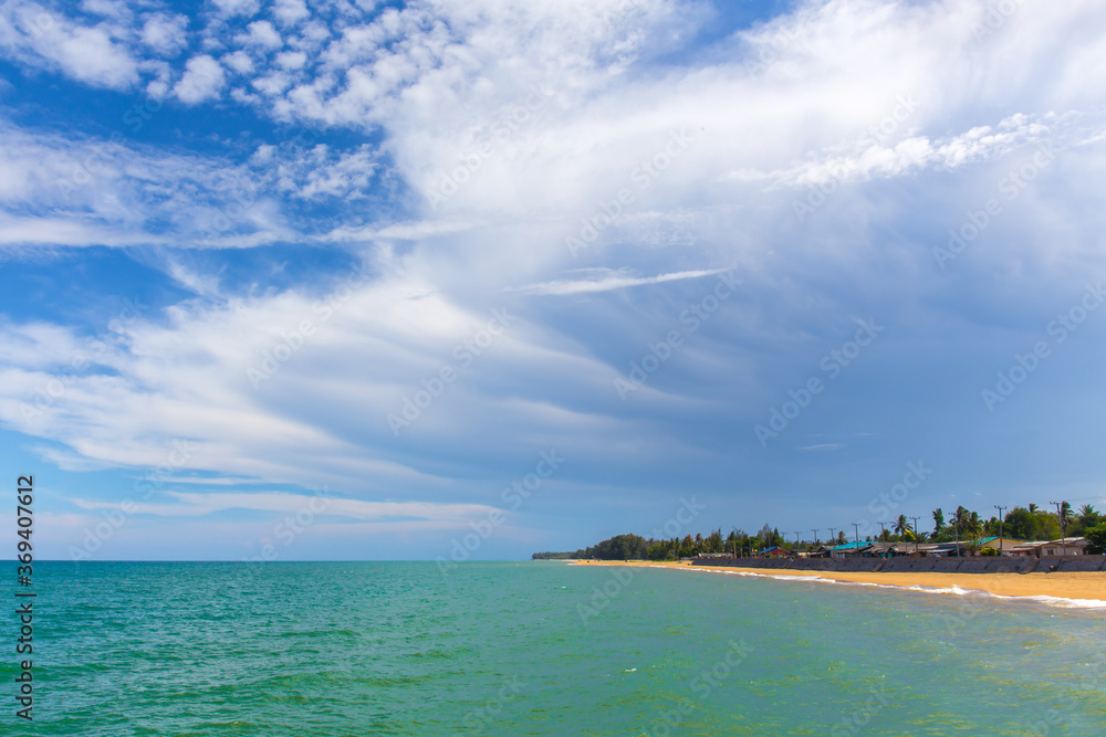 Fototapeta premium Abstract Natural bright sunlight sky background with light effect, Lens flare realistic illustration. Solar flash with golden rays during sunrise or sunset for backdrop design.