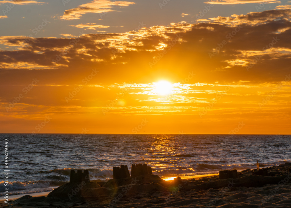Obraz premium Saint-Jean-de-Monts sunset at the beach