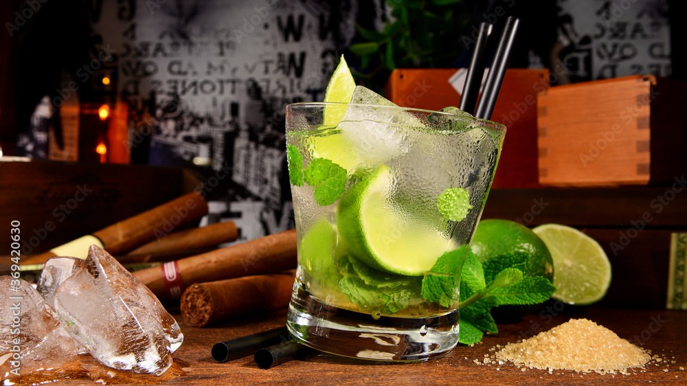 Mojito Cocktail with cuban Cigars Background - obrazy, fototapety, plakaty 