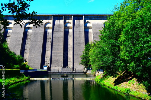 Staumauer der Oleftalsperre in der Eifel photo