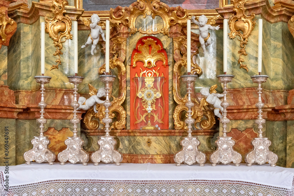 Detailansicht eines Seitenaltars der Wieskirche in Bayern