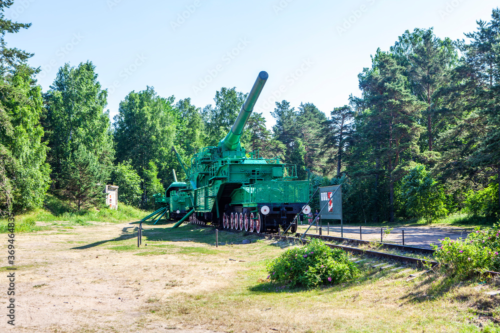 Fototapeta premium Artillery transporters TM-I-180 and TM-III-12 with 305-mm and 180-mm guns. Fort 