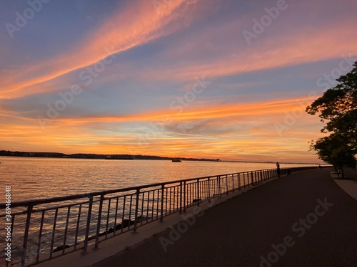 Fototapeta Naklejka Na Ścianę i Meble -  Sunset at Verrazzano Bridge
