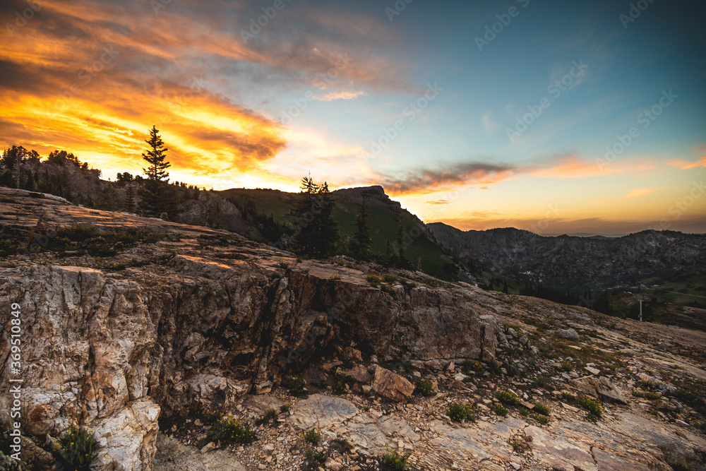 Obraz premium sunset over the mountains