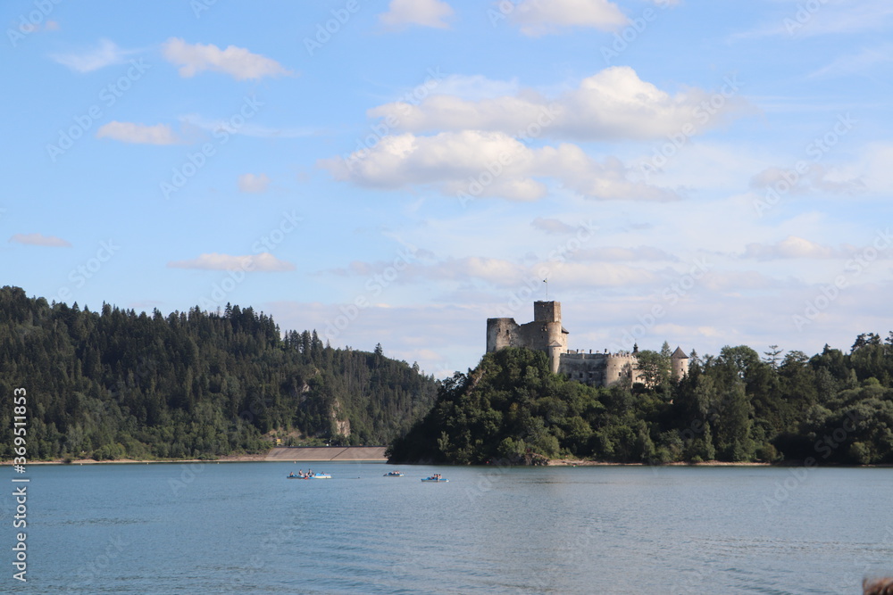 Zamek w Niedzicy - Jezioro Czorsztyńskie - obrazy, fototapety, plakaty 