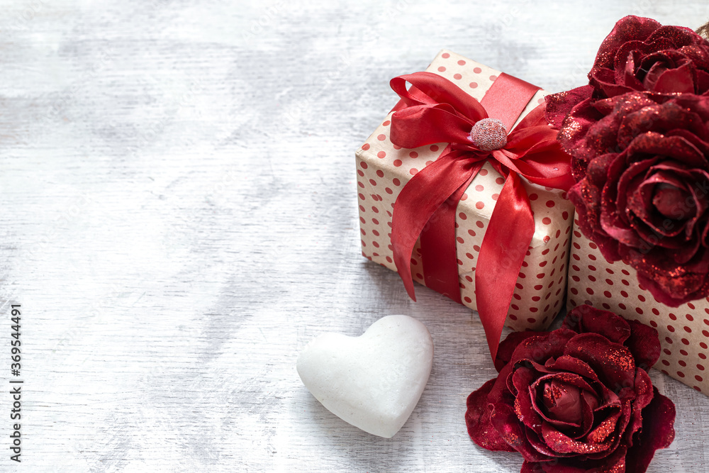 red rose and gift box red rose and gift box
