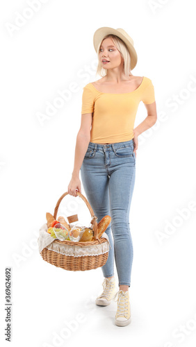 Young woman with food for p...