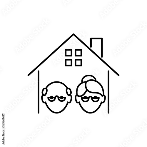 Concepto asilo de ancianos. Icono plano lineal casa con cabeza de hombre y mujer ancianos en color negro