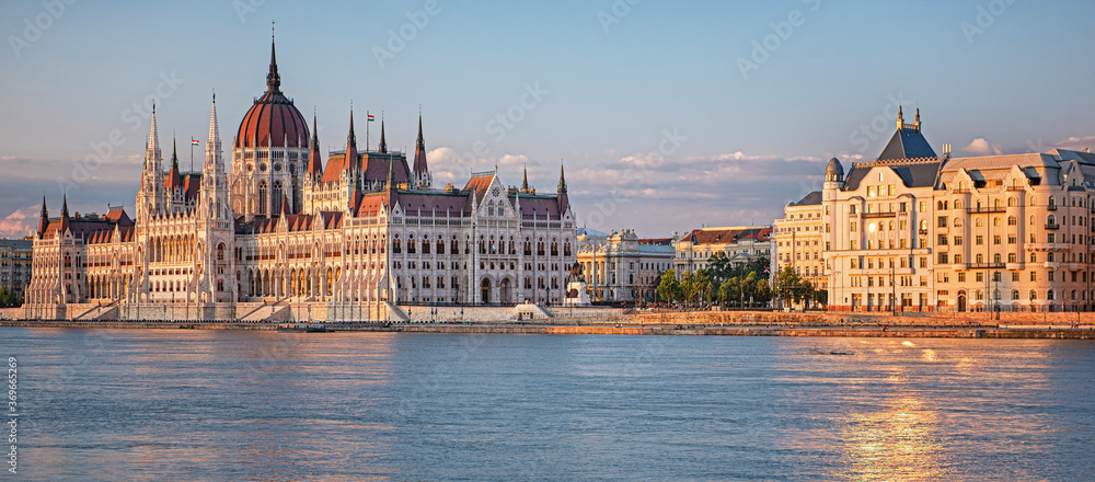 Naklejka premium Hungarian Parliament in Budapest, Hungary