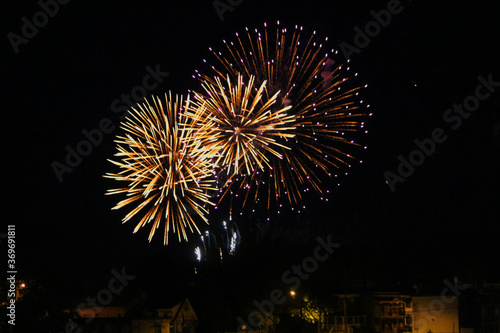 Les feux d artifice pour la f  te nationale du Qu  bec