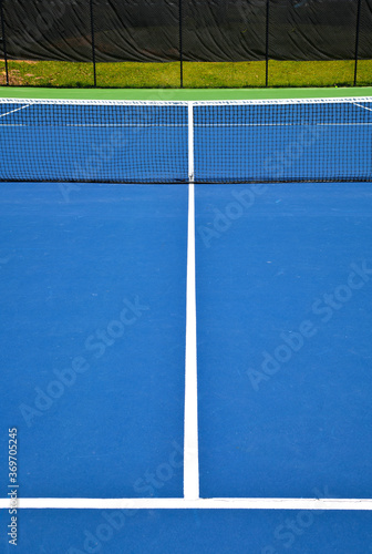 Empty Tennis Court © EyeMark