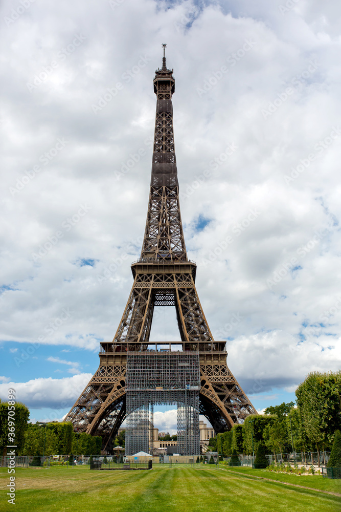Eiffel tower in Paris during the summer