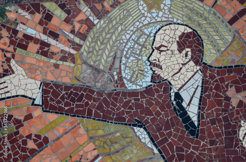 Billede på lærred A mosaic of Vladimir Lenin with his famous gesture