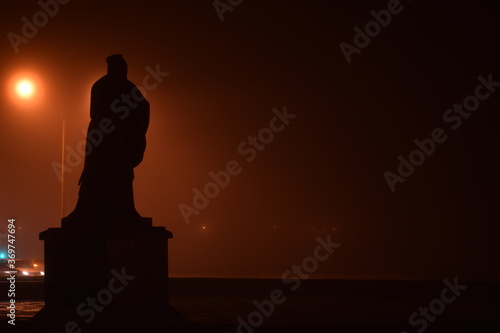 Fog in Montevideo - Uruguay.
Noche de niebla en Montevideo - Uruguay.
