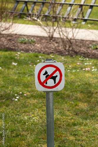 No dog sign in the park