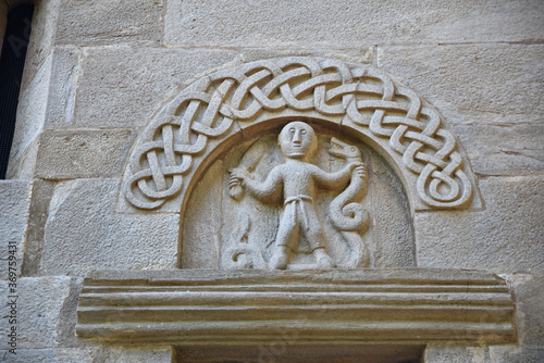 Bas-relief de la chapelle romane San Quilico à Cambia, Corse