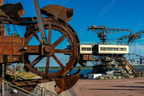 Abraumbagger in Ferropolis an der Ortschaft Gräfenhainichen in Deutschland photo