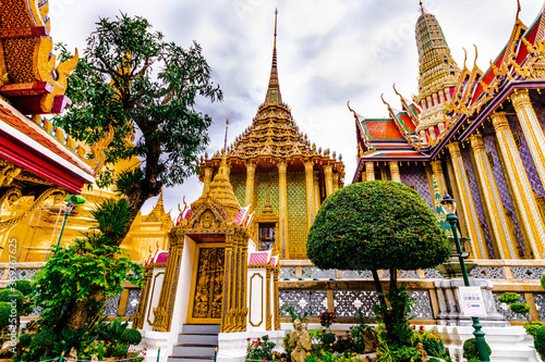 wat phra kaew bangkok.