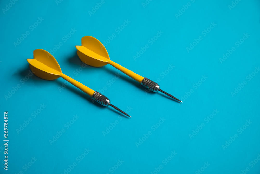 target arrow on the blue table