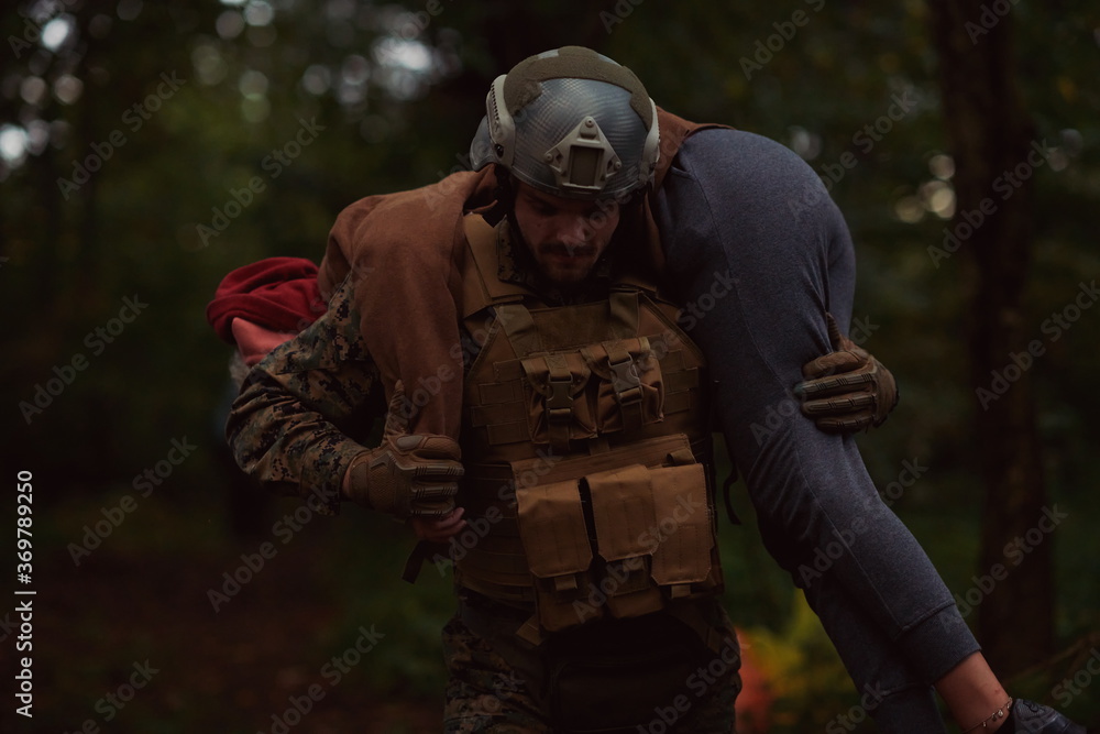 soldier rescue civilian