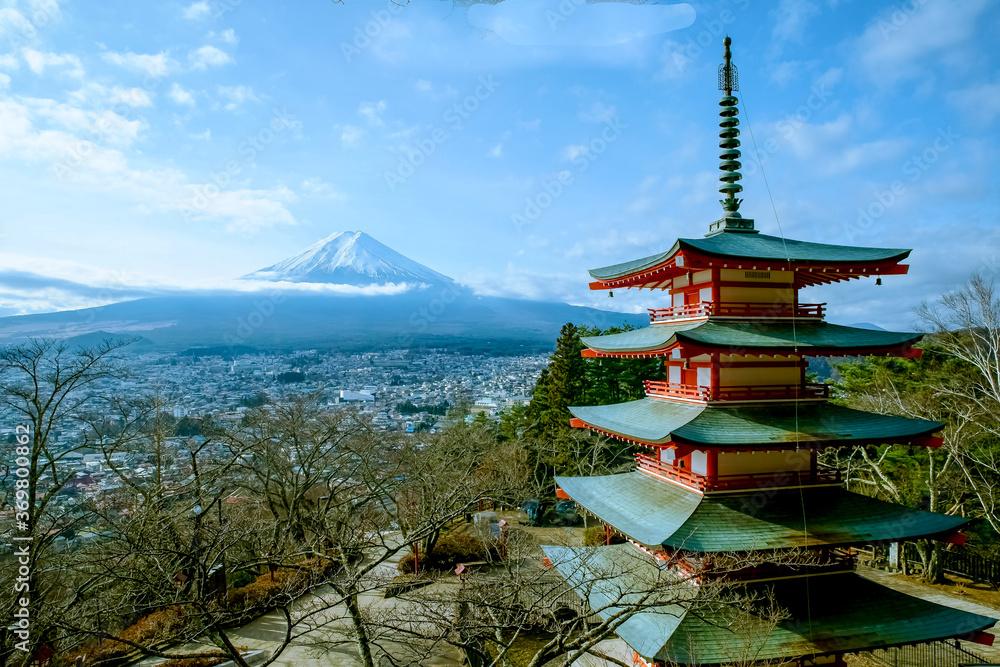 Naklejka premium The stunning Mount Fuji in Japan /Arakura Fuji Sengen Shrine