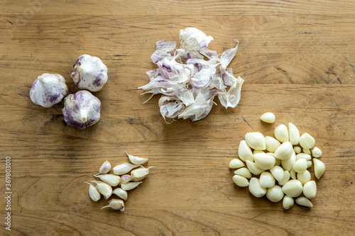 Garlic bulbs, cloves, and peels.