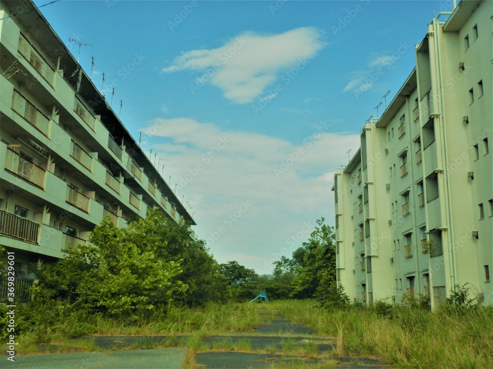Obraz premium Abandoned ruins buildings