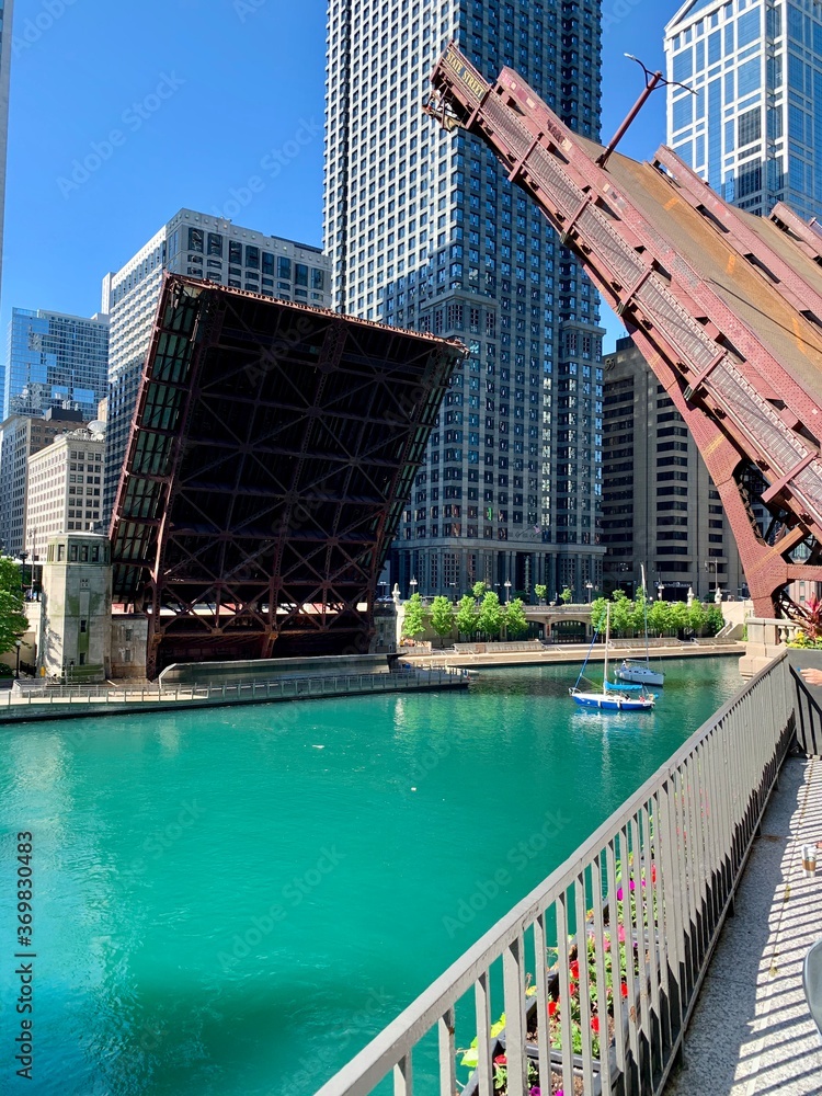 Naklejka premium Sky high bridges