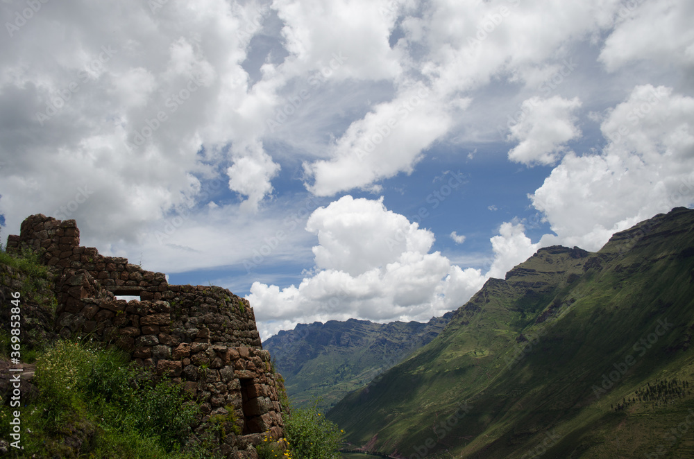Mountains and Inca architecture 
