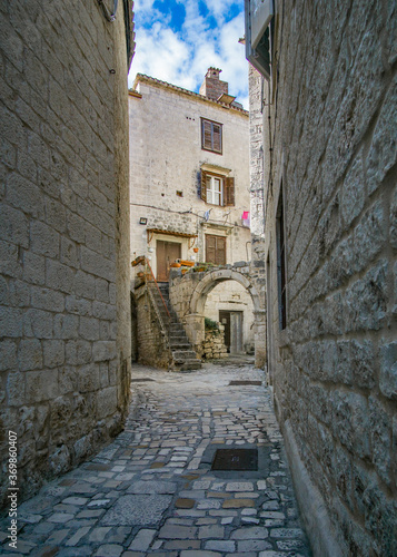 Fototapeta Naklejka Na Ścianę i Meble -  Strassen in Altstadt von Trogir, Kroatien