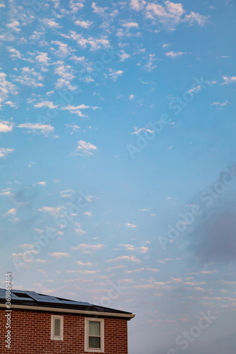 Wallpaper Mural 夜明けの水色の空と北欧風に見える建物 Torontodigital.ca