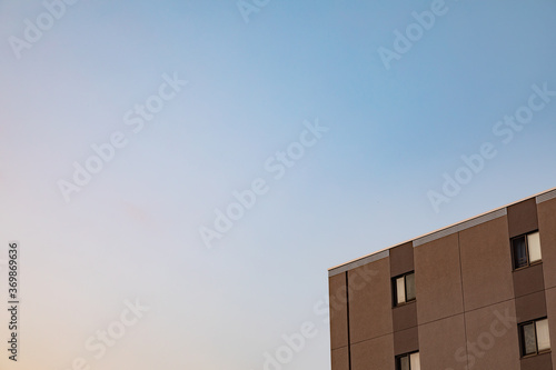 Wallpaper Mural 夜明けの晴天とマンション Torontodigital.ca