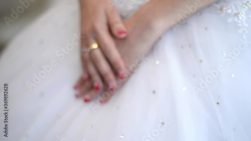 hands of the bride