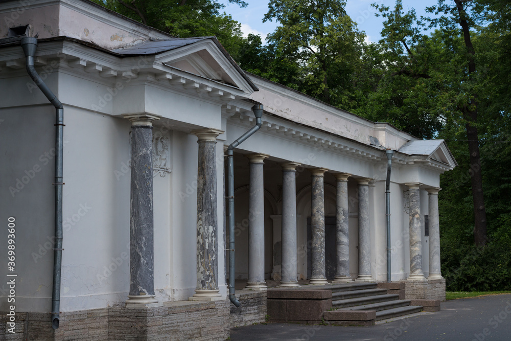 Music pavilion in the Park, decorated with natural marble columns, stucco cornices and bas-reliefs.