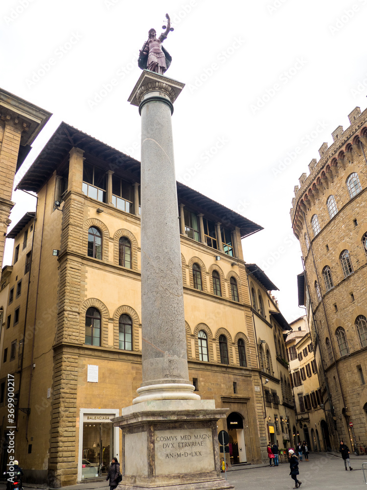 statue in Firenze