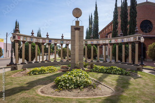 Fotografi Immigrant Memorial at Pedrinhas Paulista, city ​​of Italian colonization in the