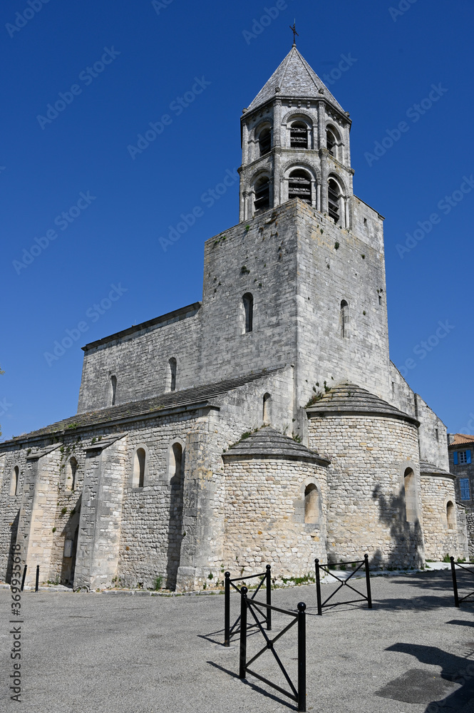Eglise Saint Michel  La Garde Adhémar Drôme