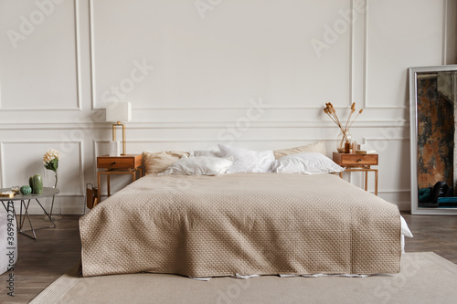Obraz na płótnie Luxury contemporary bedroom interior with gypsum stucco on white walls w salonie