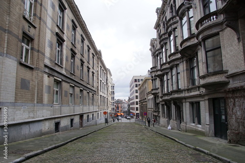 Fototapeta Naklejka Na Ścianę i Meble -  Beautiful street in the historical center of Brussels. 