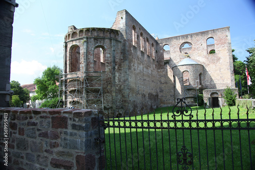 Ruinen der Stiftskirche in Bad Hersfeld. Hier finden jaehrlich Festspiele statt, die europaweit bekannt sind. Bad Hersfeld, Hessen, Deutschland, Europa photo