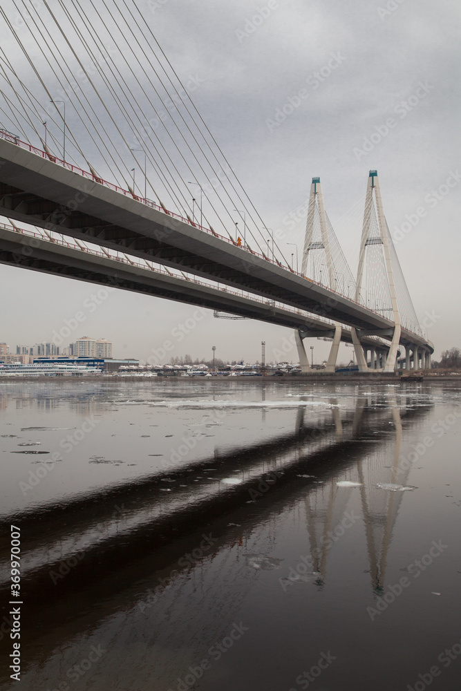 Obraz premium Cable-stayed bridge over the Neva in St. Petersburg