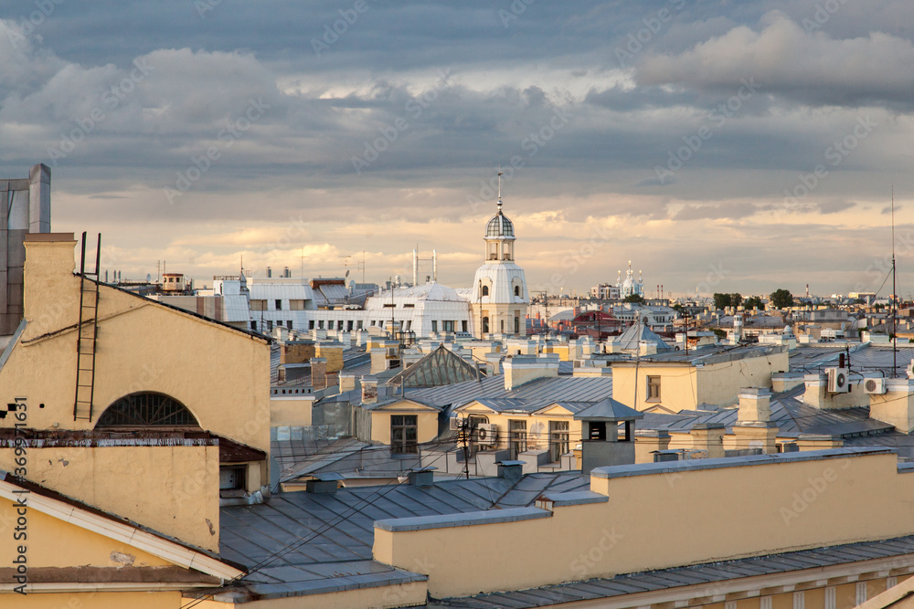 Fototapeta premium Rooftop cityscape of saint petersburg