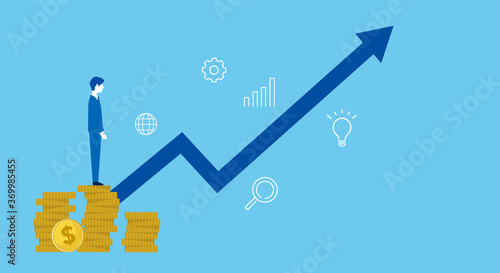 硬貨の上に立つ男性と矢印、投資や売上アップのイメージ