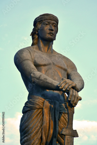 Lapu lapu statue in Manila, Philippines photo