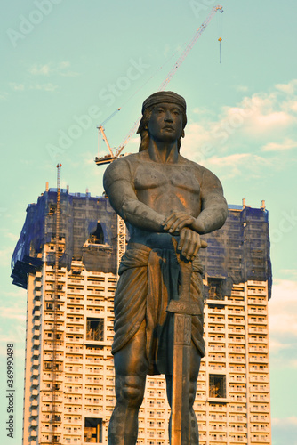 Lapu lapu statue in Manila, Philippines photo