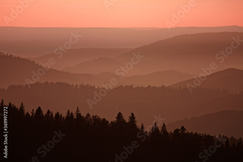 Fototapeta Naklejka Na Ścianę i Meble -  coucher de soleil sur les Vosges