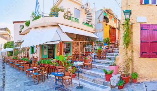 Obraz na płótnie Popular touristic cafe in Athens, Greece w salonie